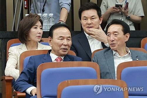 김태호 “李대통령, 연임 불추진 밝히면 야당도 개헌 논의 동참해야”