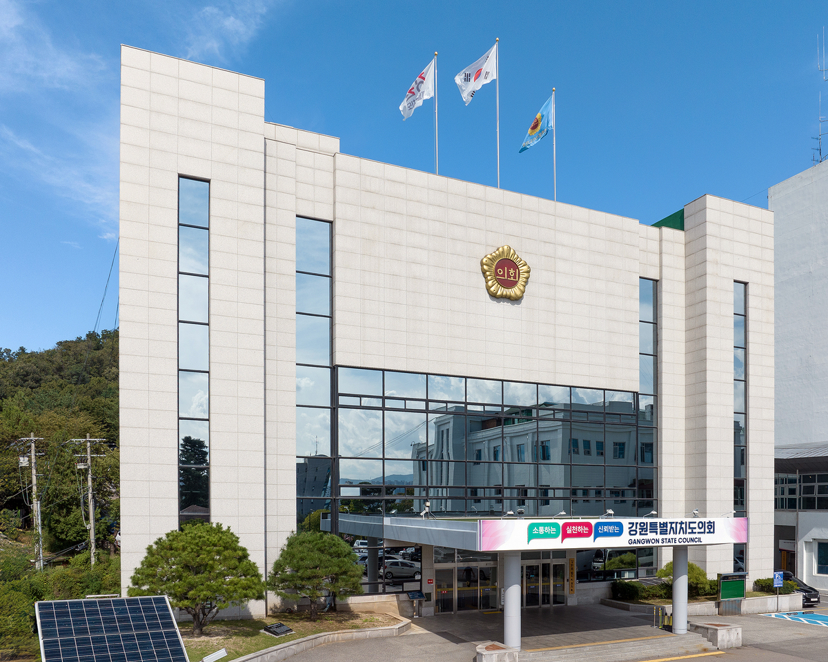인사청문·행감·예산안 줄줄이 기다리는데...전운 감도는 도의회 - 뉴스 썸네일 이미지