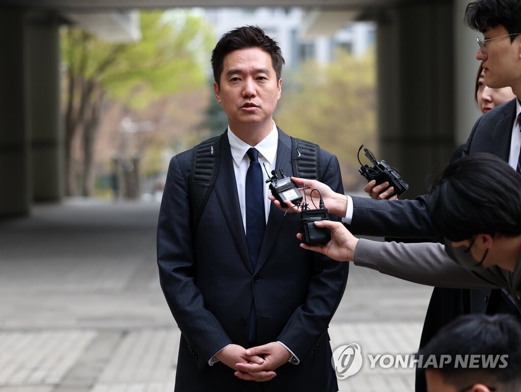 “김수현이 김새론 채무 압박해 사망?” 허위사실 유포 유튜버 구속 기소의 전말