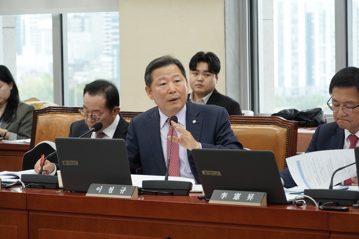 대기업에는 '웃돈' 중견기업에는 '손배소'...한전 자회사의 두얼굴 - 뉴스 썸네일 이미지
